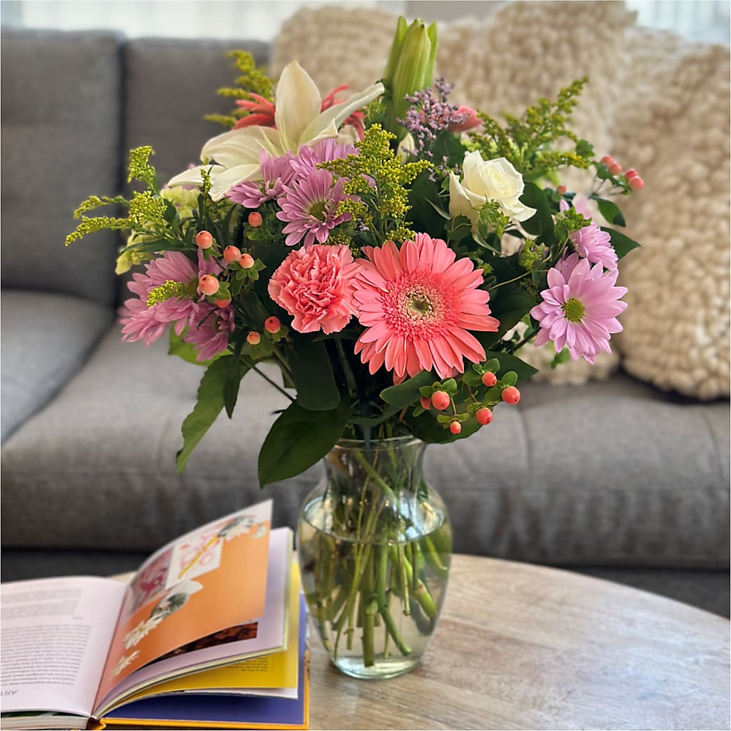 Pastel Tradition - A Florist Original – Petite Flower Shop, San Antonio TX
